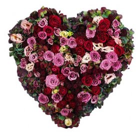 Romantik hjärta fyllt - Begravningshjärtan - Vackra Begravningsblommor
